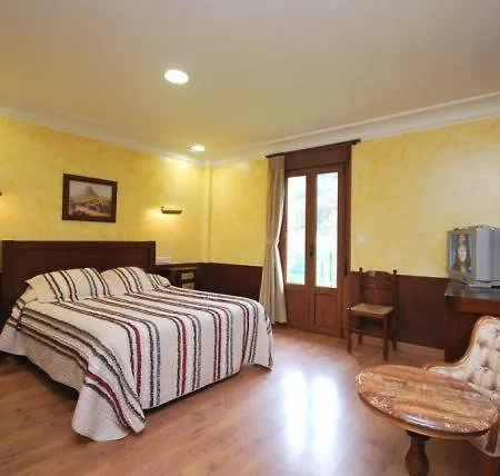 فندق Arenas De Cabrales-